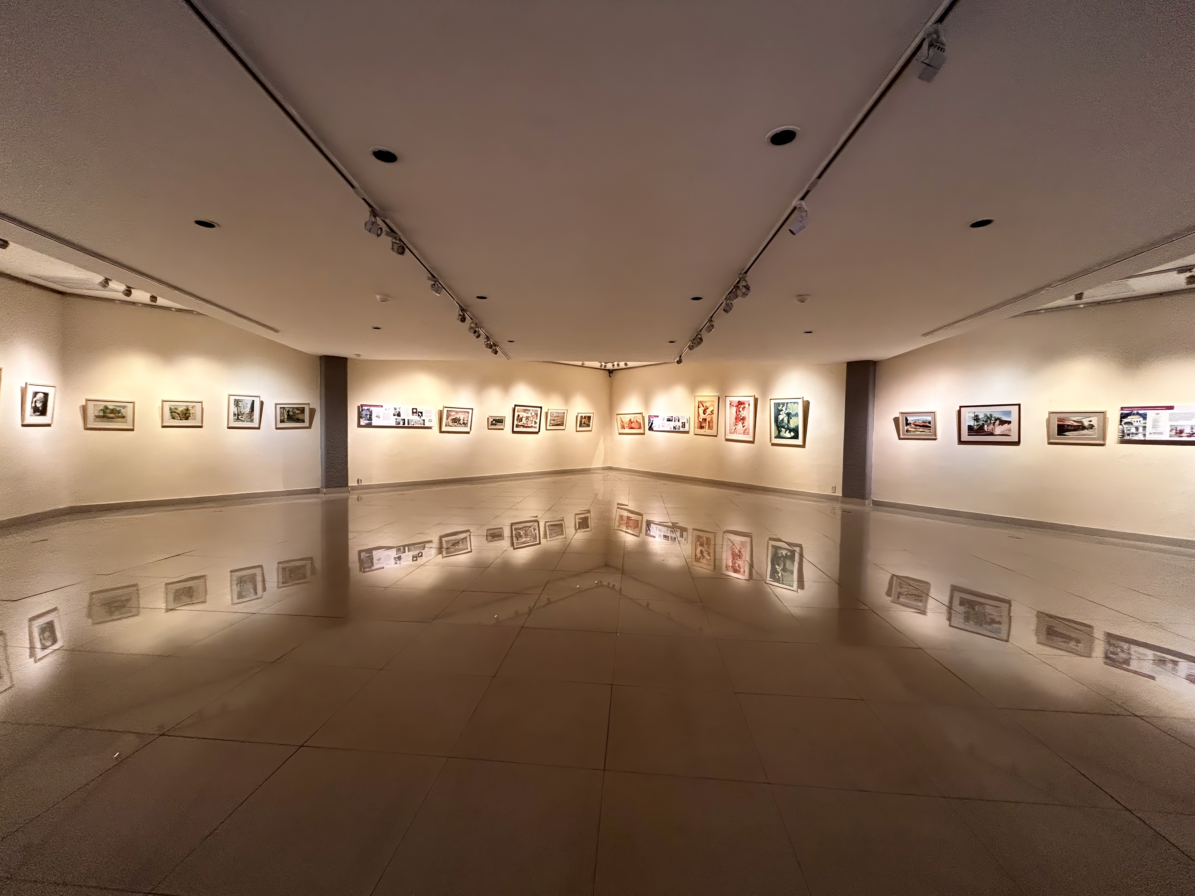Interior de la Galería Berta Pietrasanta